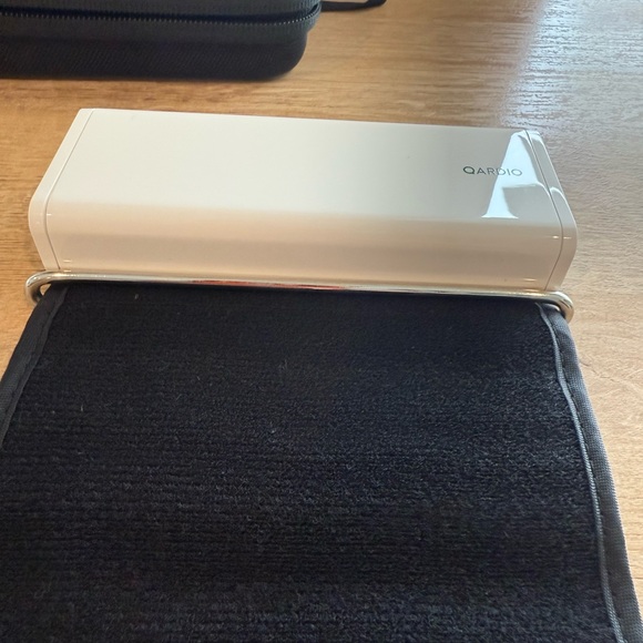 QARDIO A100 Smart Blood Pressure Monitor - Picture 5 of 11